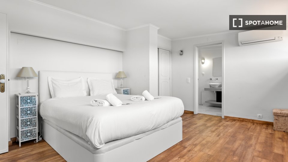 Apartment Lisbon, 4 beds, 280m² — photo 7