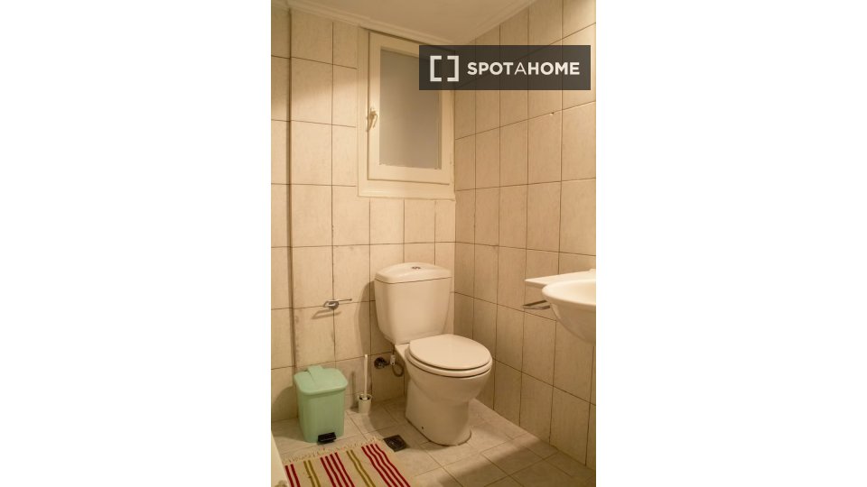Double room Athens, 2 beds — photo 16