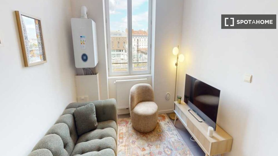 Double room Lyon, 3 beds, 70m² — photo 2
