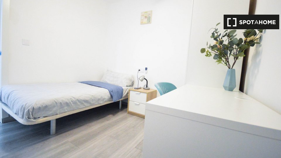 Double room Valencia, 4 beds, 100m² — photo 7