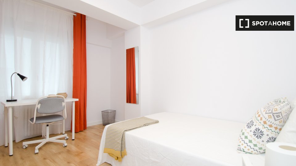 Double room Madrid, 6 beds — photo 7