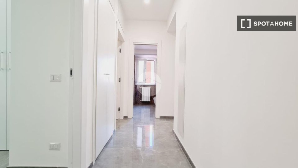 Double room Rome, 3 beds, 86m² — photo 10