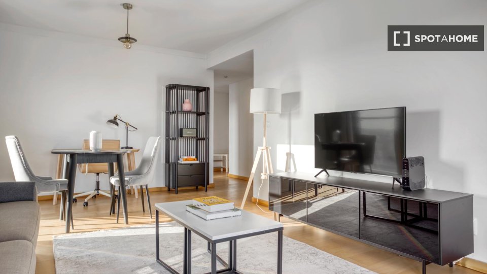 Apartment Lisbon, 1 bed, 60m² — photo 3
