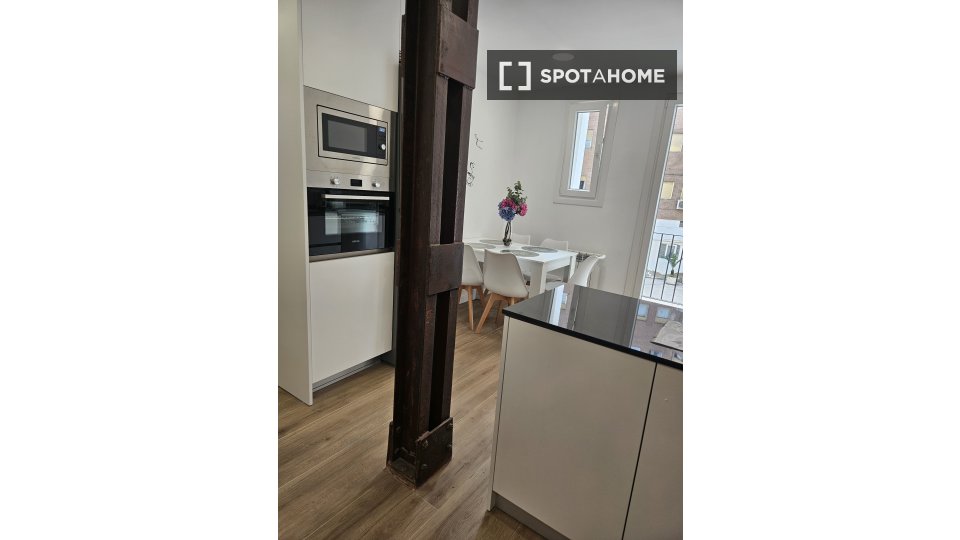 Double room Zaragoza, 5 beds, 116m² — photo 7