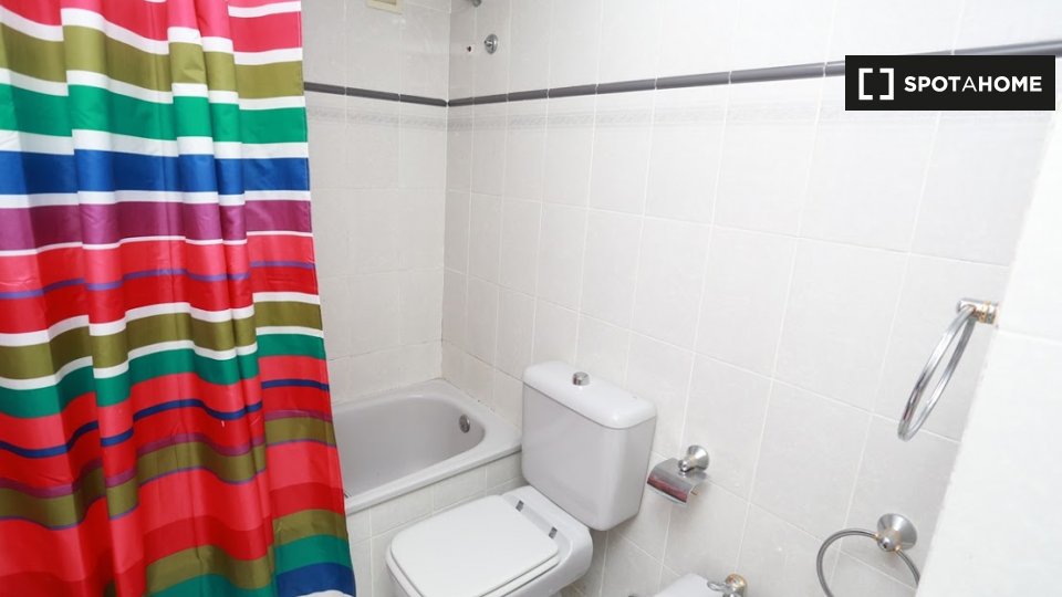 Double room Valencia, 3 beds, 120m² — photo 10