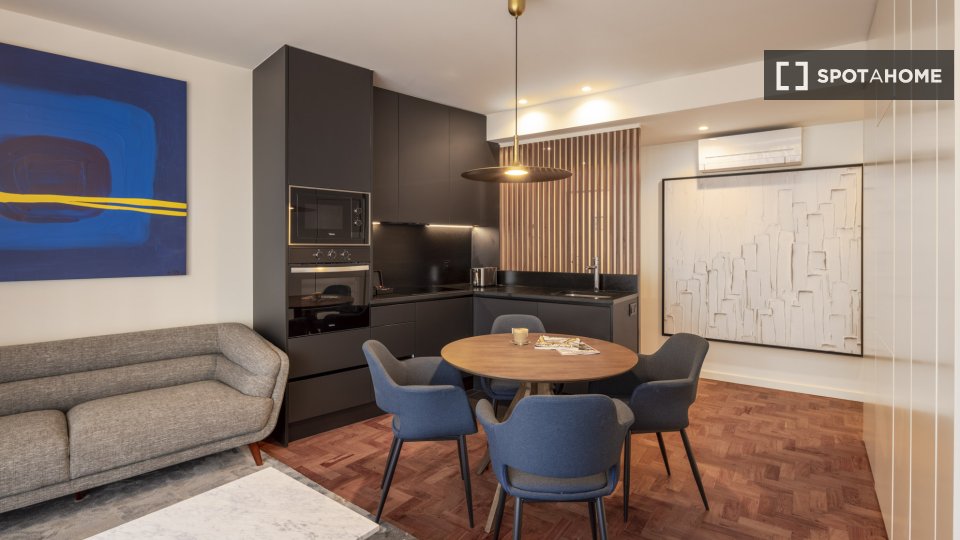 Apartment Lisbon, 2 beds, 59m² — photo 26