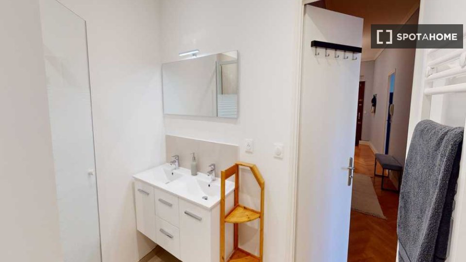 Double room Lyon, 4 beds, 90m² — photo 8