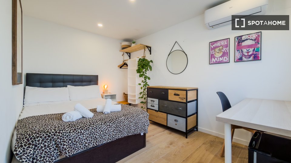 Apartment Barcelona, 3 beds, 105m² — photo 27