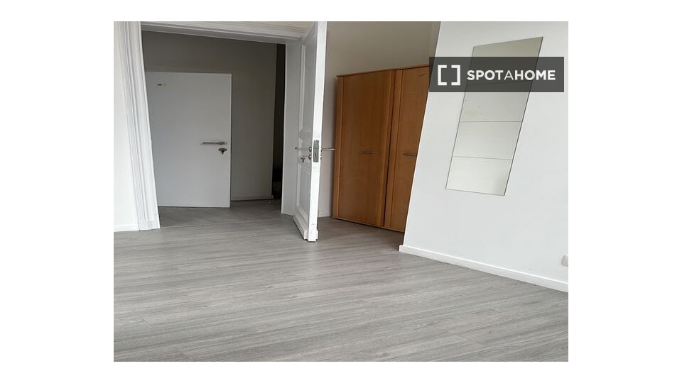Double room Brussels, 9 beds — photo 16