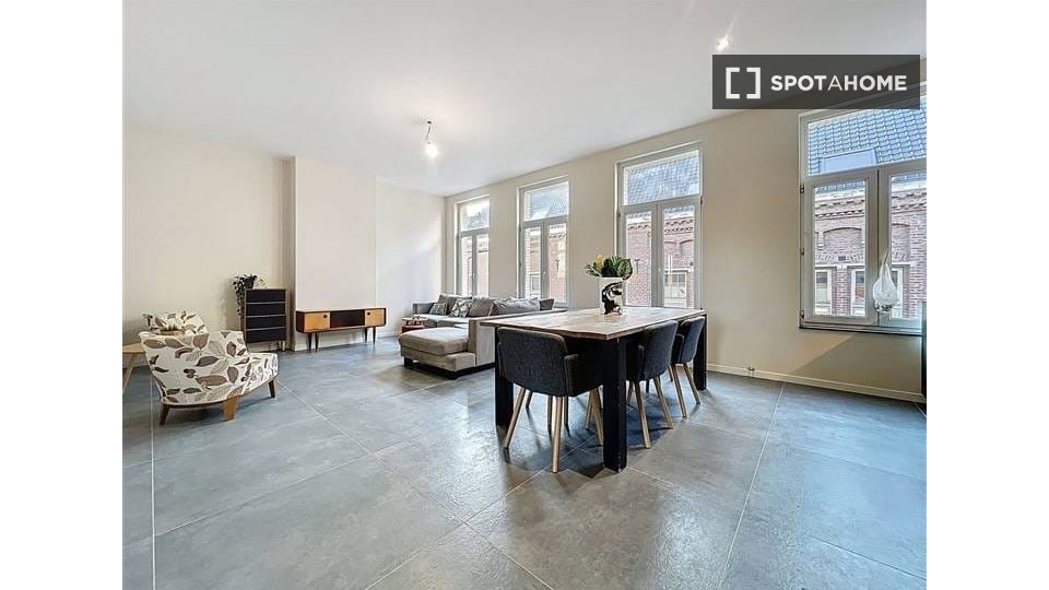 Double room Brussels, 6 beds, 130m² — photo 2