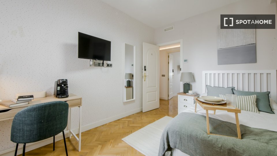 Double room Madrid, 7 beds — photo 13