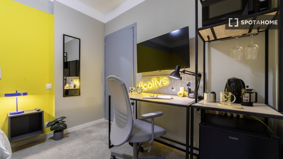 Double room Madrid, 7 beds, 157m² — photo 10