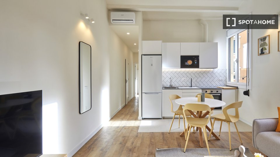 Apartment Barcelona, 2 beds — photo 4