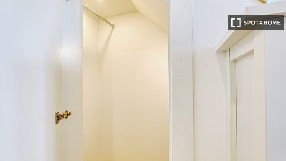 Apartment Lisbon, 1 bed, 51m² — photo 10