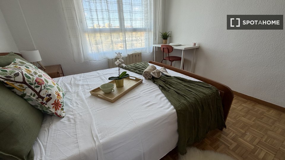 Double room Madrid, 7 beds, 140m² — photo 19