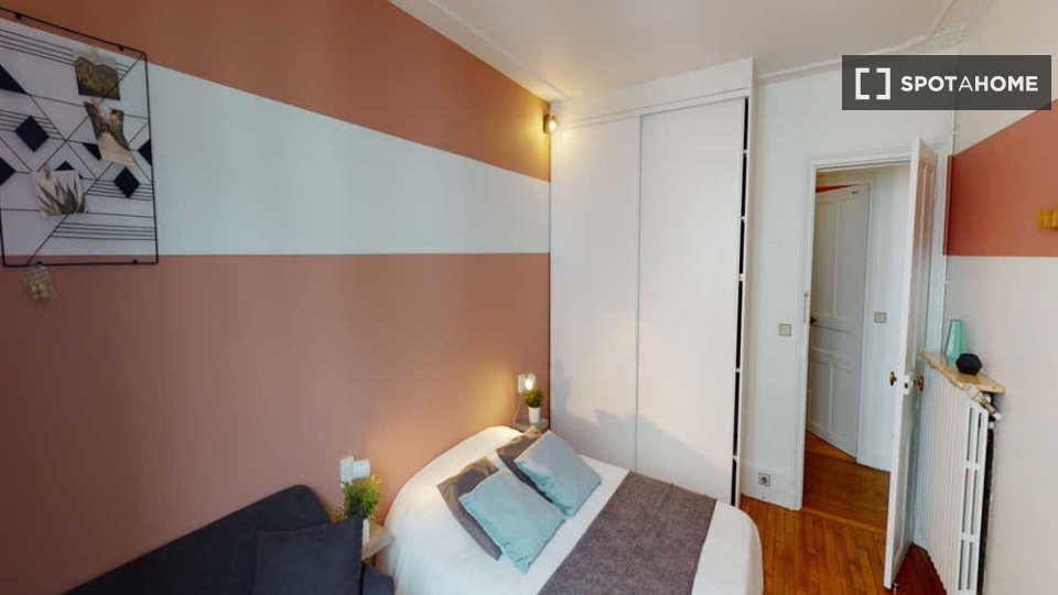 Double room Paris, 5 beds, 90m² — photo 3