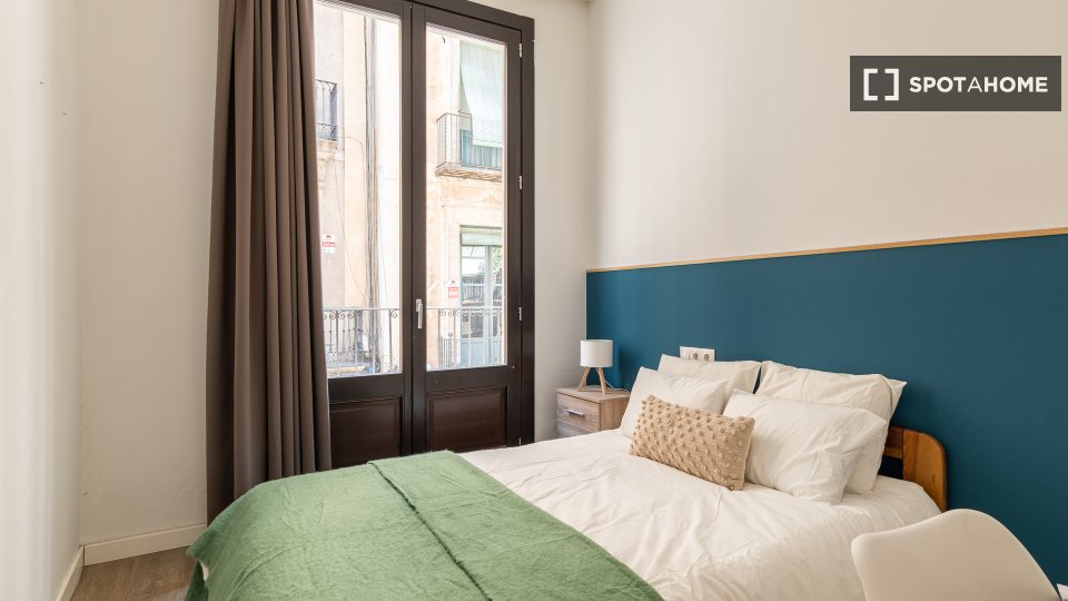 Double room Barcelona, 5 beds, 95m² — photo 22
