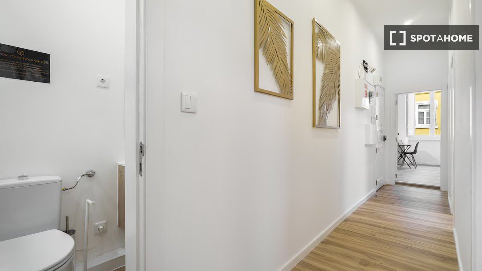 Double room Lisbon, 6 beds — photo 16