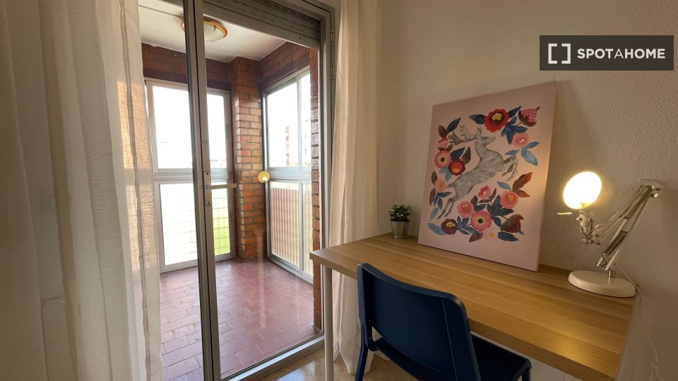 Double room Madrid, 3 beds — photo 11