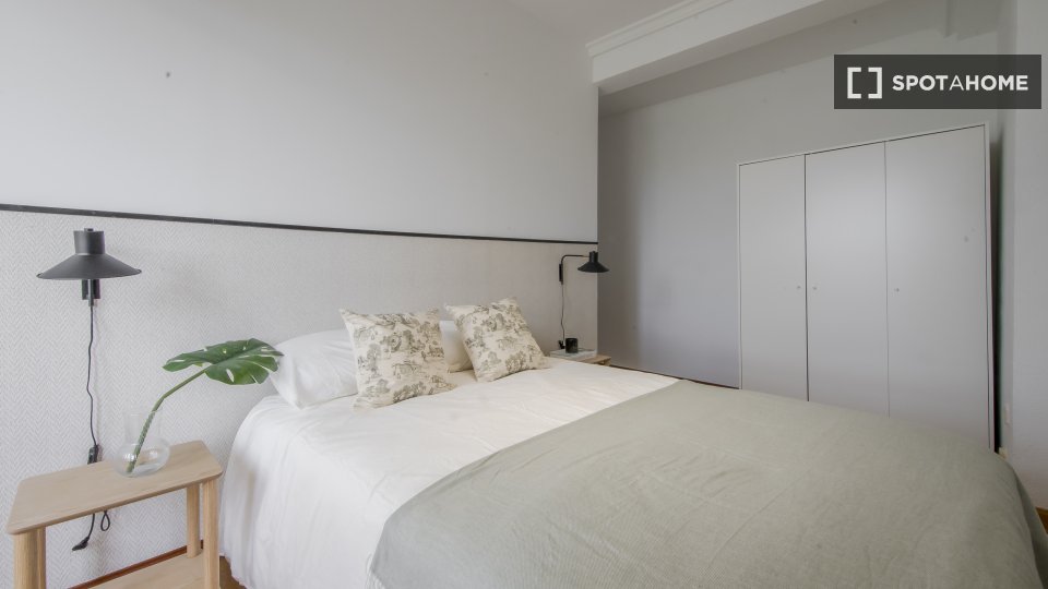 Shared apartment room for rent in Madrid - a Madrid