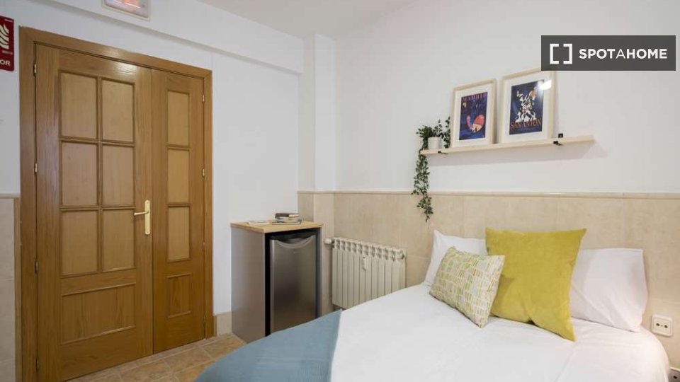 Double room Madrid, 25 beds — photo 8