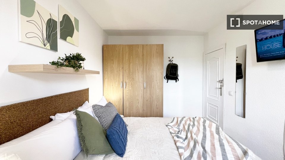 Double room Madrid, 5 beds — photo 9