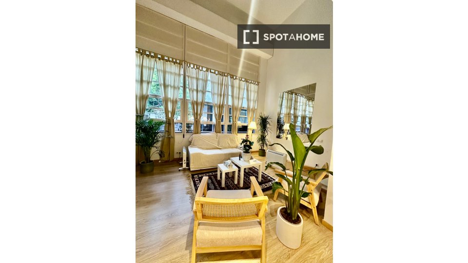 Double room Barcelona, 3 beds, 135m² — photo 19