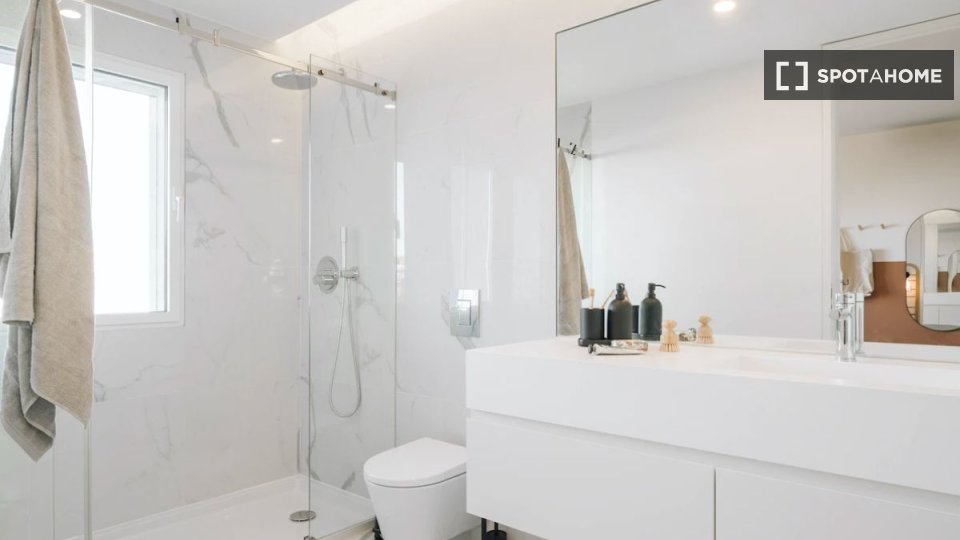 Apartment Lisbon, 2 beds — photo 18