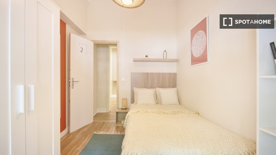Double room Lisbon, 9 beds — photo 16