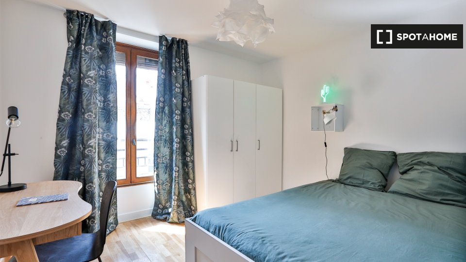 Double room Paris, 4 beds, 72m² — photo 4