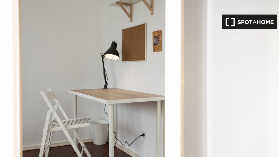 Double room Lisbon, 5 beds — photo 7