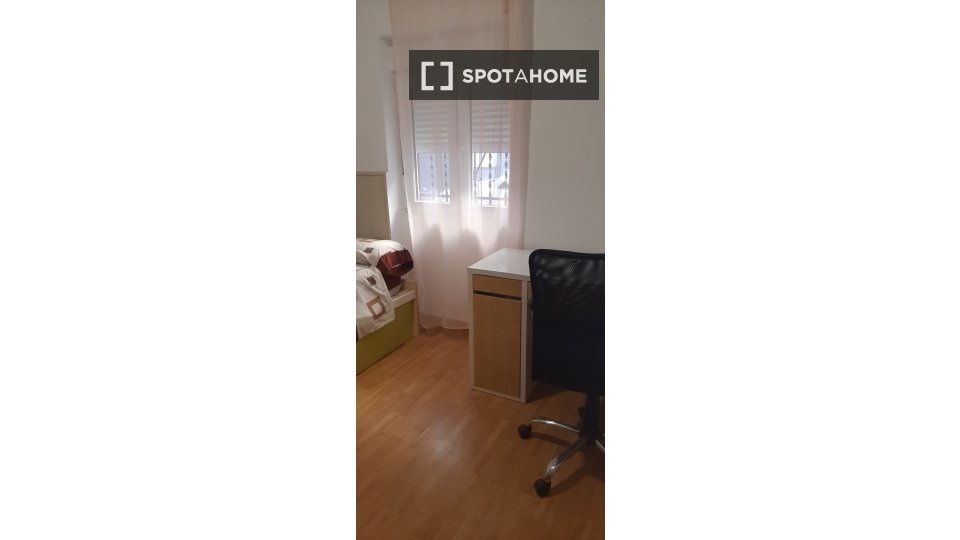 Double room Granada, 4 beds, 80m² — photo 5