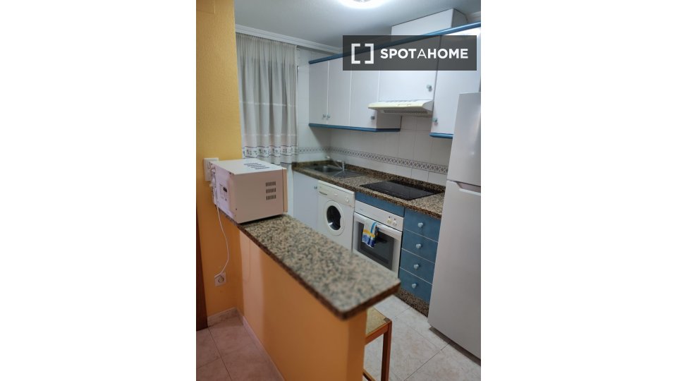 Apartment Alicante, 1 bed, 50m² — photo 3