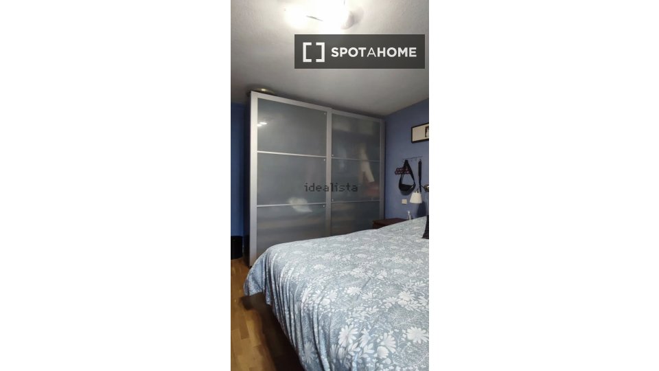 Habitación en piso compartido en alquiler en Peñagrande, Madrid.