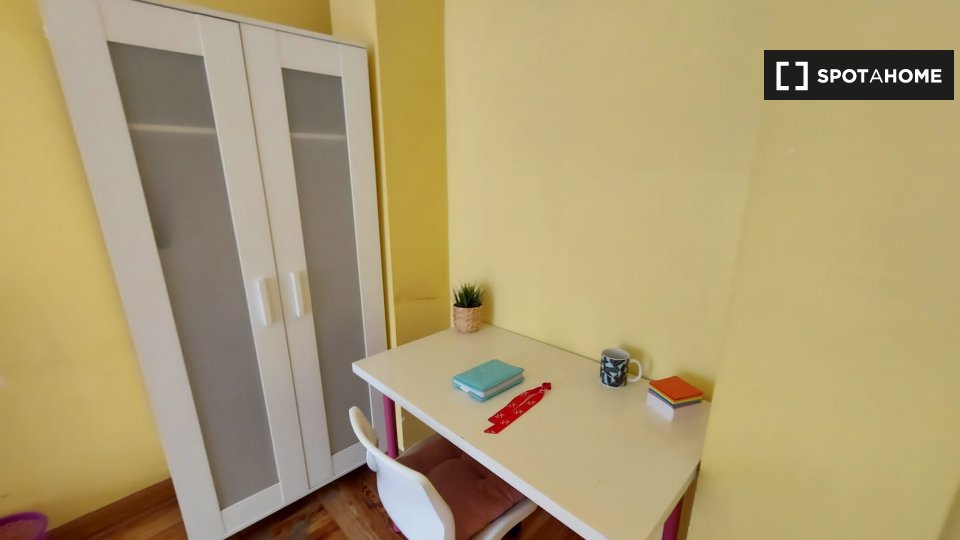 Double room Madrid, 7 beds, 180m² — photo 5