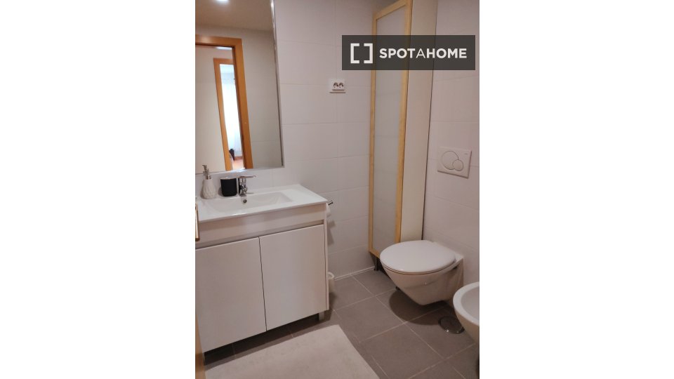 Double room Lisbon, 4 beds, 120m² — photo 5