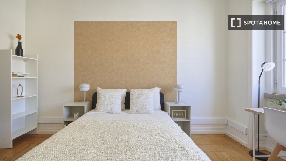 Double room Lisbon, 6 beds — photo 14