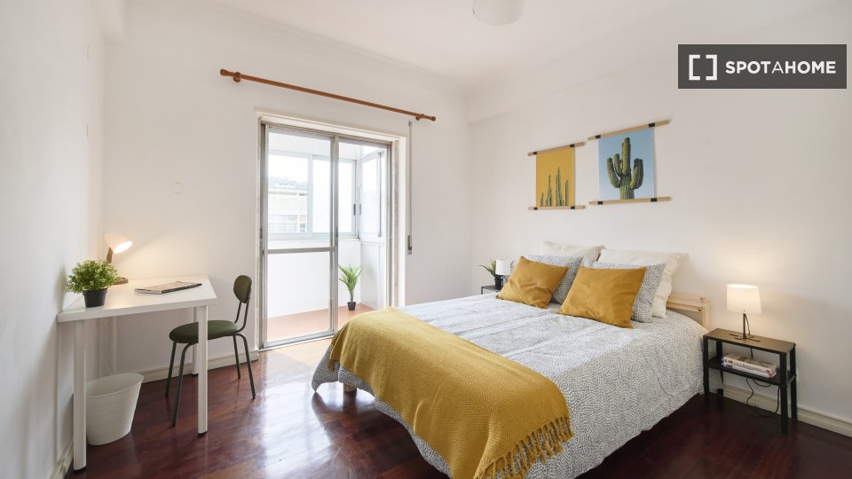 Double room Lisbon, 6 beds — photo 16