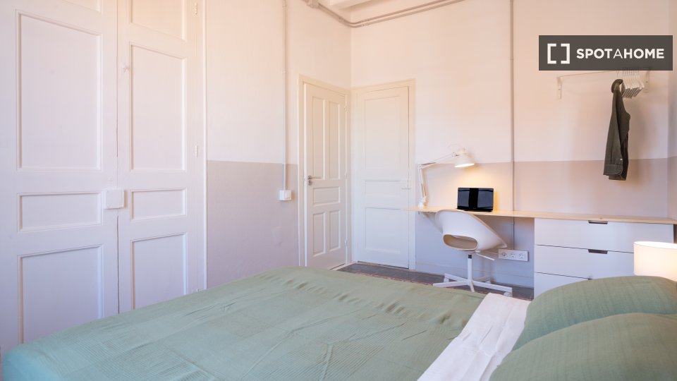 Double room Barcelona, 4 beds, 90m² — photo 10