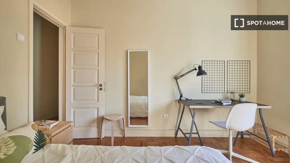 Double room Lisbon, 6 beds — photo 4