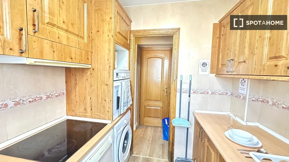 Double room Madrid, 3 beds — photo 19