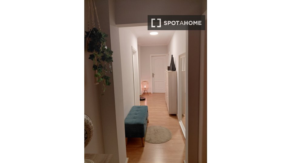 Double room Lisbon, 3 beds, 124m² — photo 4