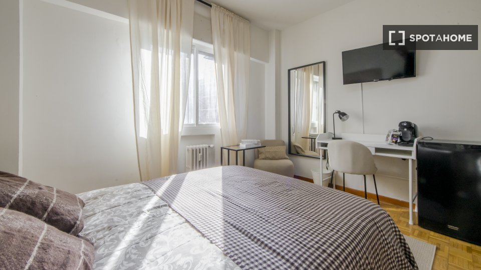 Double room Madrid, 5 beds, 125m² — photo 19