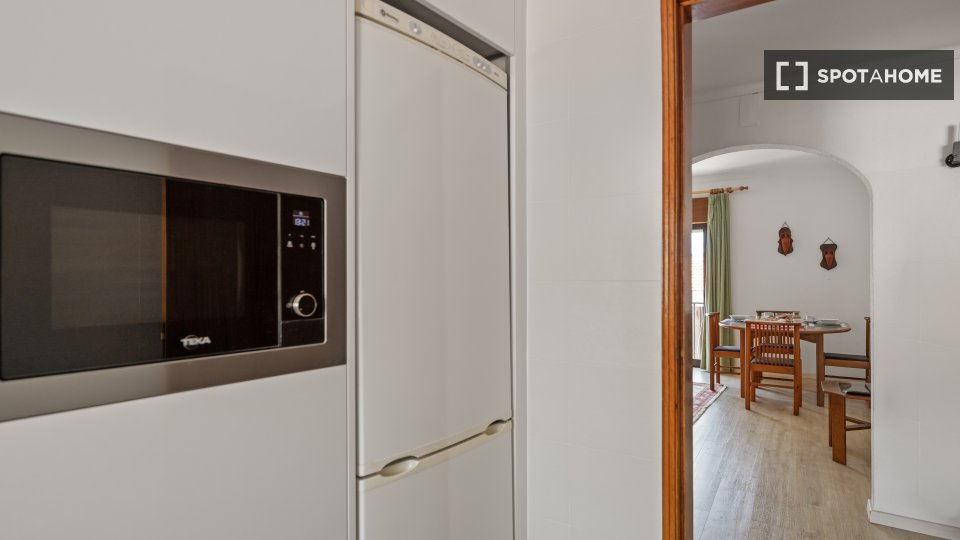 Apartment Lisbon, 2 beds, 70m² — photo 3