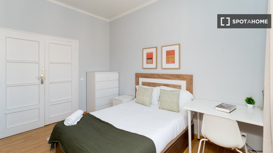 Double room Madrid, 5 beds — photo 40