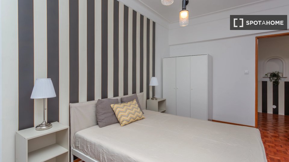 Double room Lisbon, 4 beds — photo 5
