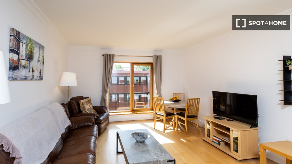 Apartment Dublin, 1 bed, 85m² — photo 1