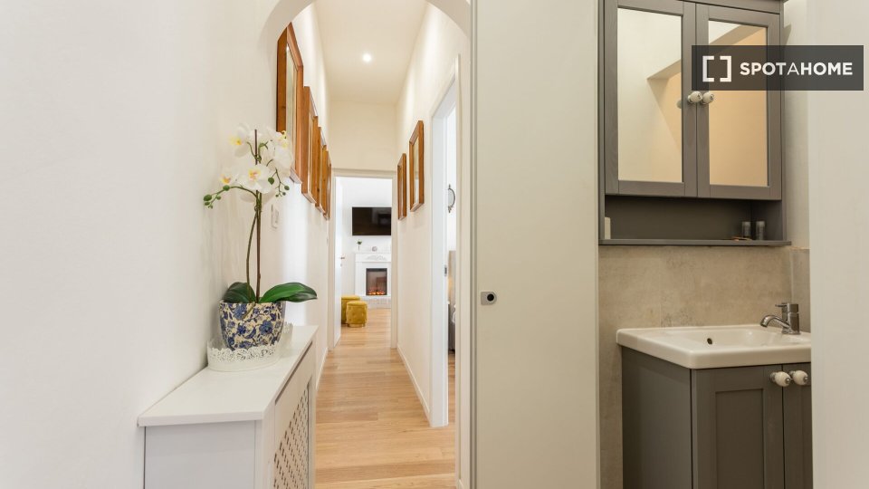 Apartment Florence, 2 beds, 98m² — photo 2
