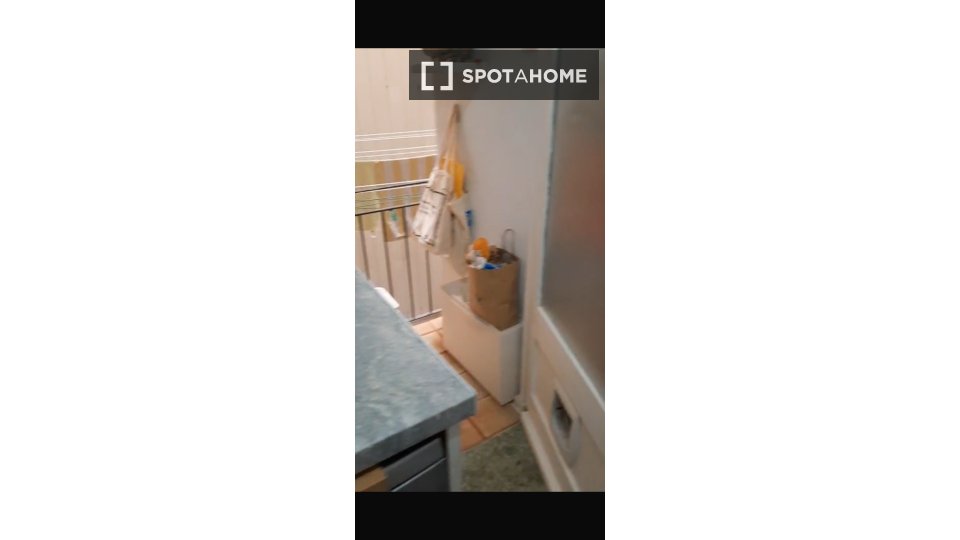 Double room Barcelona, 3 beds, 70m² — photo 4
