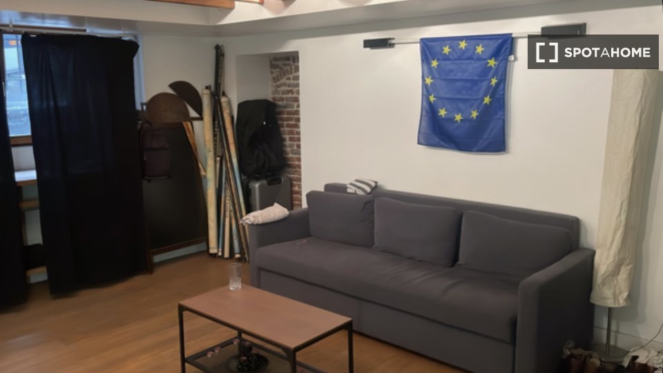 Double room Brussels, 6 beds, 450m² — photo 11